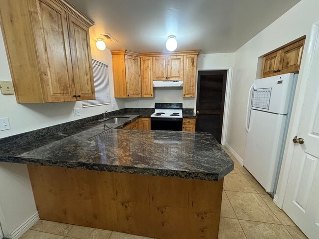 Photo - Beautiful 2 bedroom duplex for rent in Cottonwood Heights!