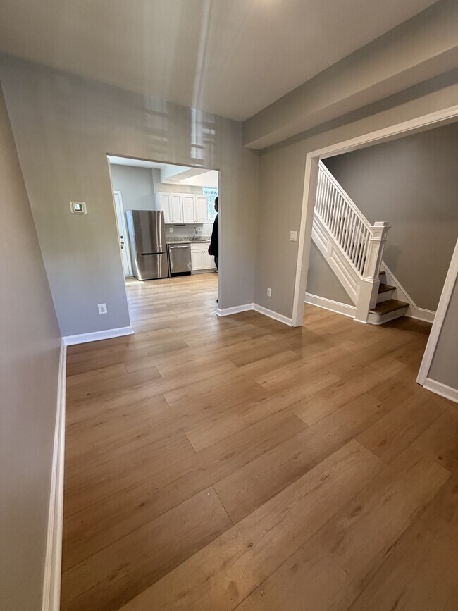 Photo - 740 Hobart Pl NW