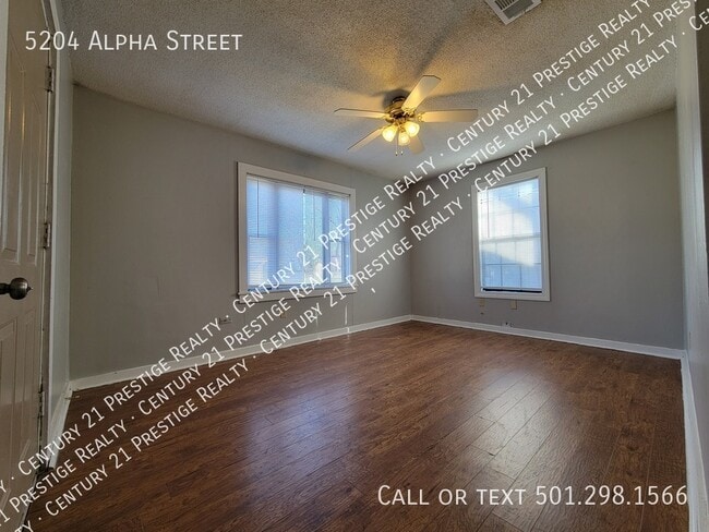 Photo - 5204 Alpha St