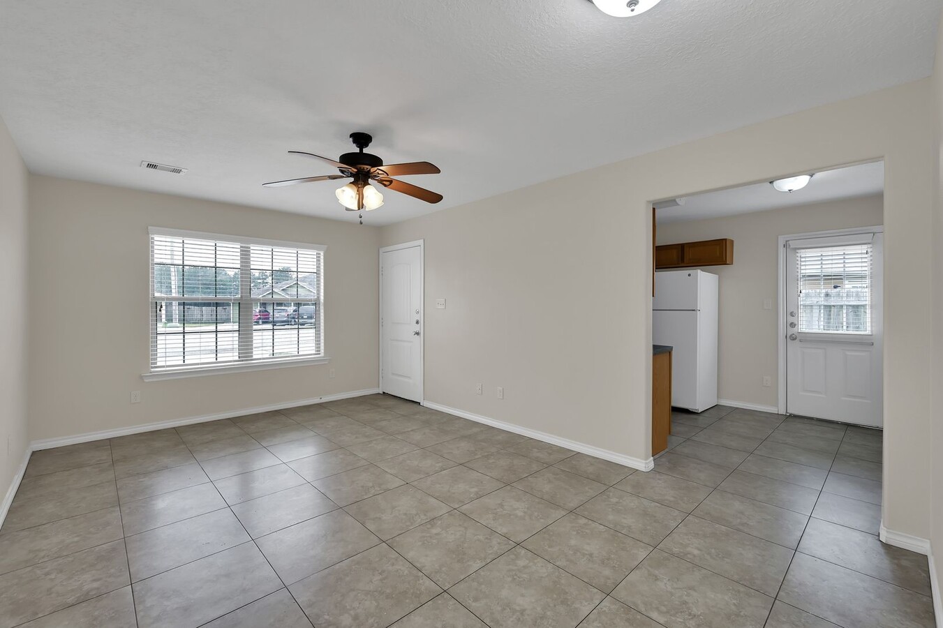 Rare Three Bedroom Two Bath Duplex in Willis Townhome For Rent in