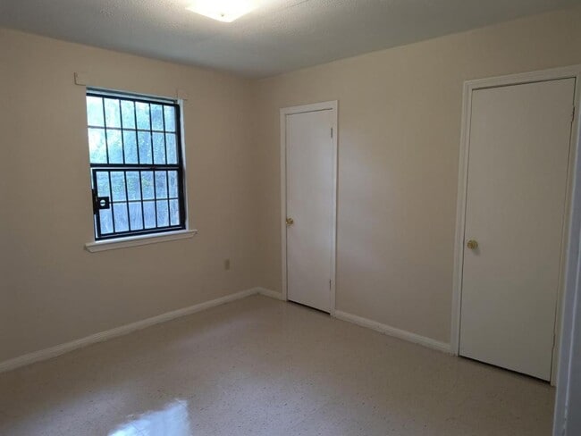 Photo - 1332 Stilt St