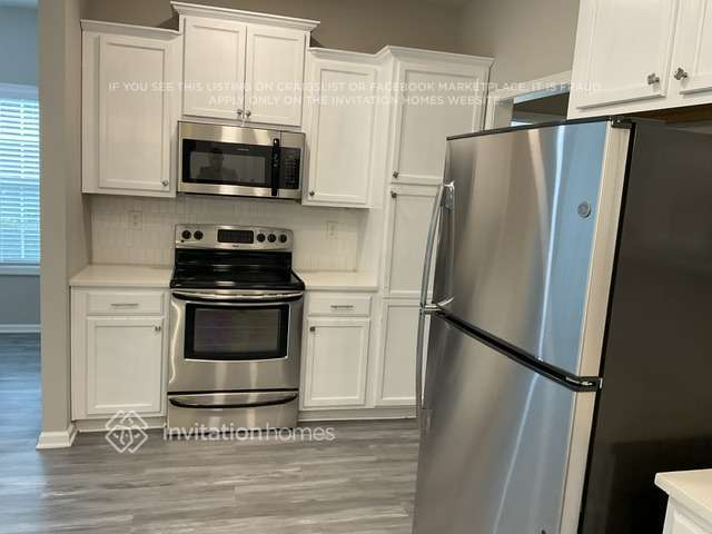 Photo - 4233 Essex Dr