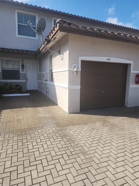 Photo - 484 NW 43rd St