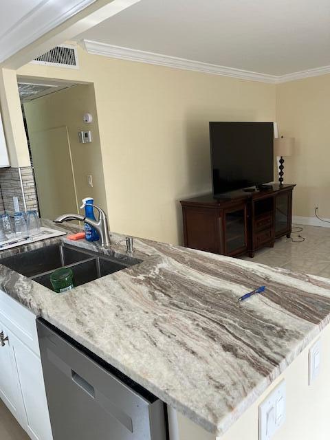 Photo - 740 Monaco P Unit P