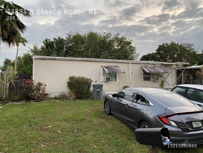 Photo - 11884 N Branch Rd Unidad R1