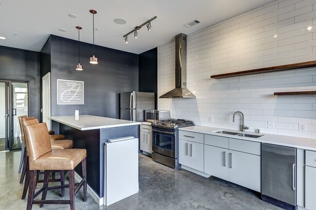 Photo - Sleek 1 Bedroom Condo walkable to all thin...