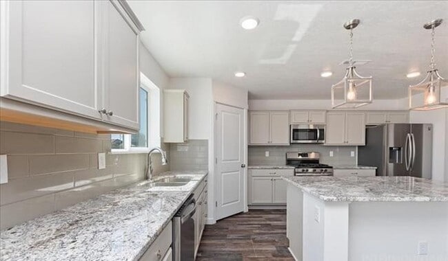 Photo - Welcome to this spacious 4 bedroom, 3 bathroom home located in Caldwell, ID.