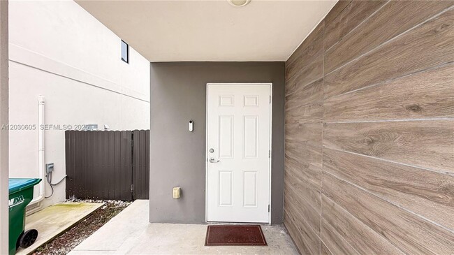 229 NW 12th Ct
