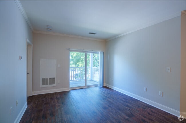 2BR, 2BA - 1043SF - Living Room