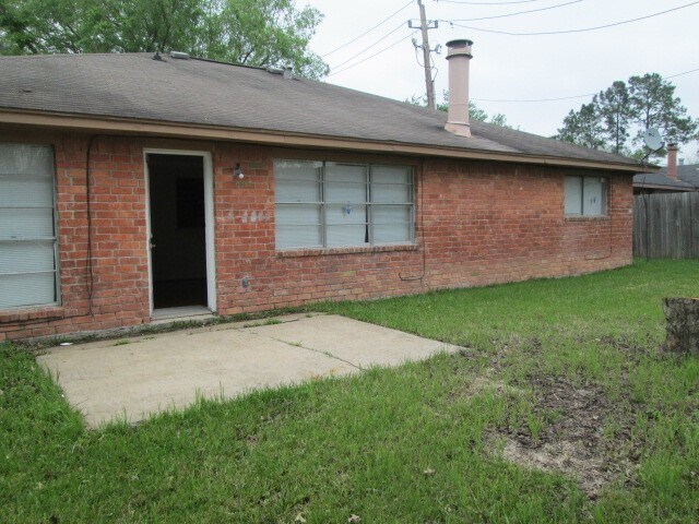 Photo - 811 Whispering Pine Dr