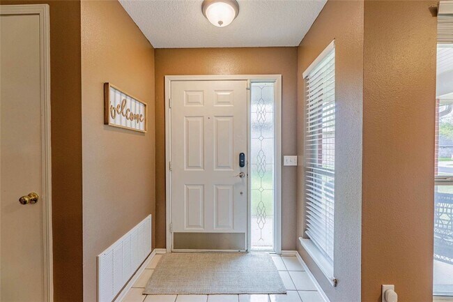 215 Fox Run Pl