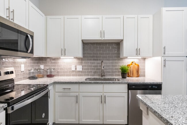 1 BR, 1 BA - 716 SF - Icon at Yorktown