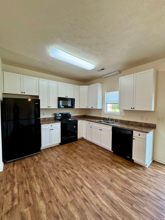 Photo - 3 Bedroom, 2.5 Bath Two Level Townhouse