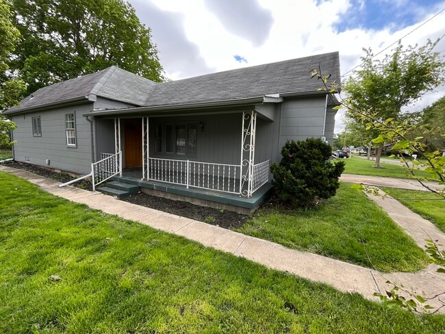Building Photo - 8110 S Edwards Ave