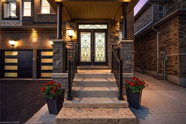 Photo - 5 Freedom Oaks Trail