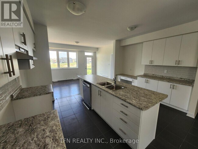 Photo - 142 Holder Dr