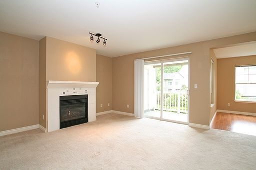 Photo - AVAILABLE NOW, Charming Issaquah Condo wit...