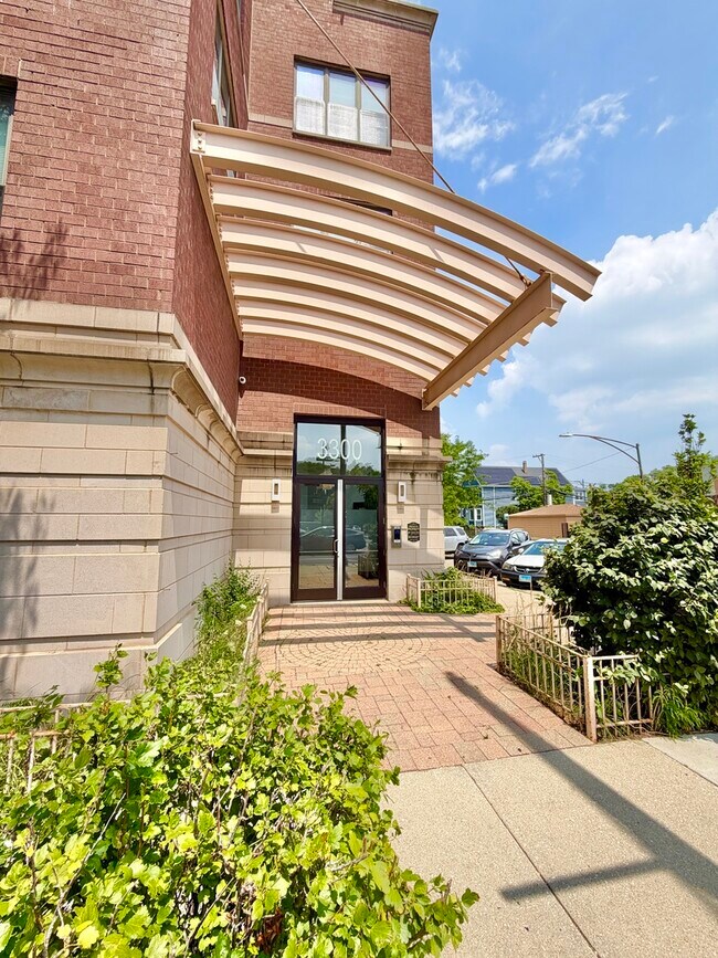 Photo - 3300 W Irving Park Rd Unit H5
