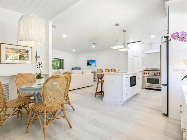 Photo - 6979 Longboat Dr S