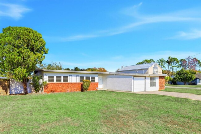 Photo - 2705 Gulfstream Rd