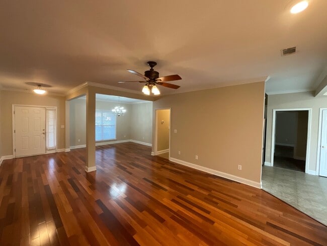 Photo - 852 Hamilton Ct