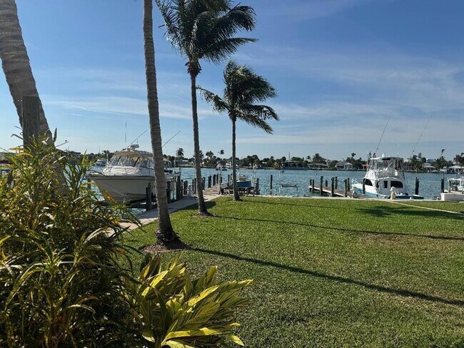 Photo - 409 Fernandina St