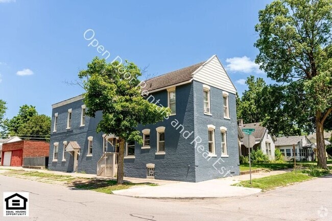 Building Photo - 1006 Runnion Ave Unit Apt 202