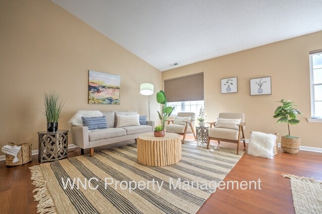 Photo - 302 Creeks End Cir