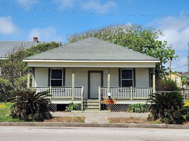Photo - 1117 9th St House