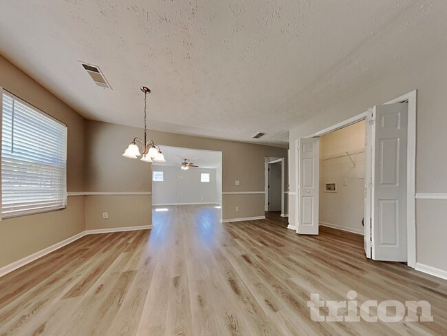Photo - 130 Patterson Way