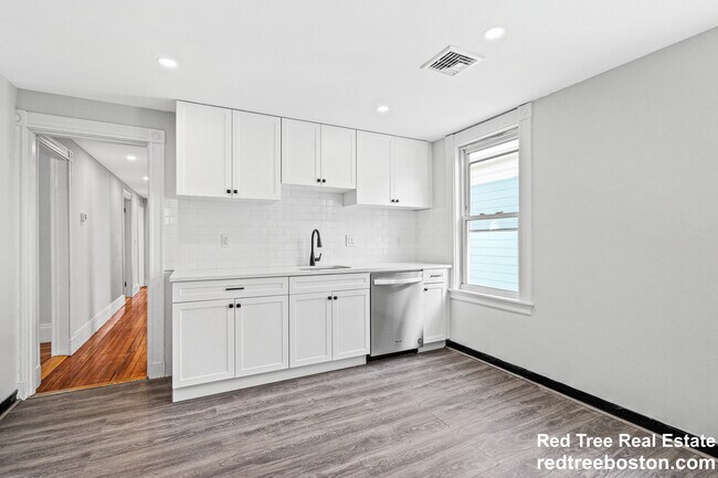 79 Pleasant St Unit 3