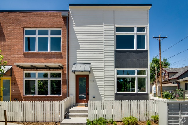 Building Photo - 115 N Iowa Ave Rental