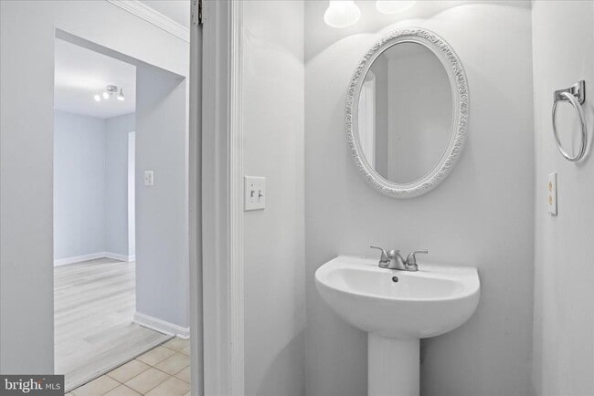 Building Photo - 6105 Castletown Way