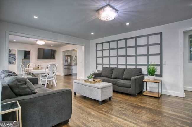 Photo - 3850 Wieuca Rd NE