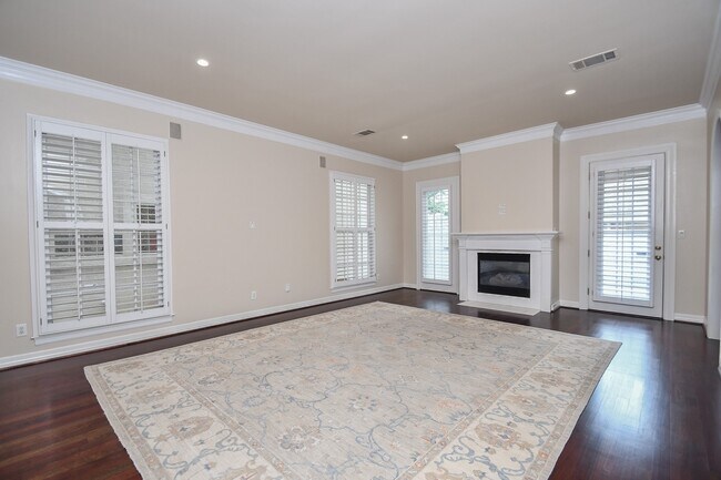 Photo - 2124 Nantucket Dr