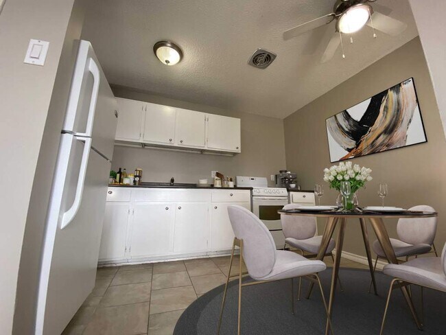 Photo - Key West Apartments