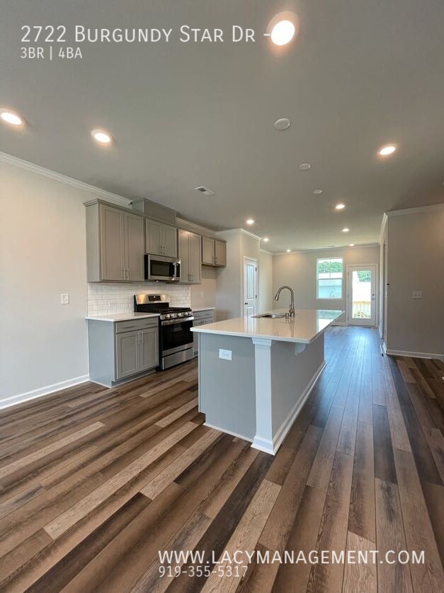 Photo - 2722 Burgundy St