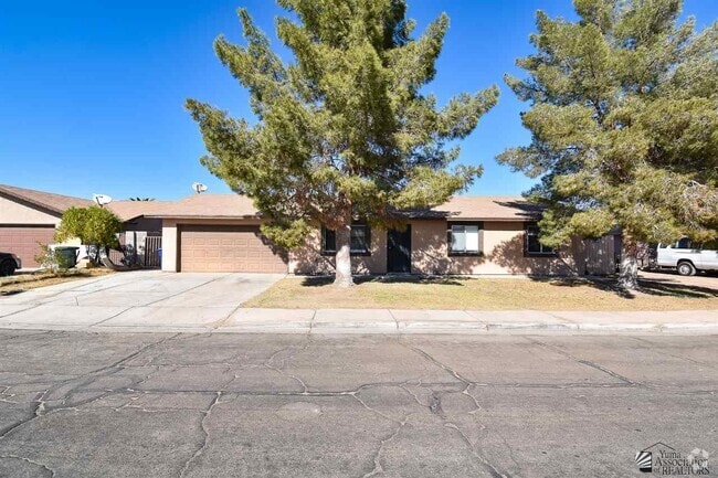 Building Photo - 4660 W 18th Pl Rental