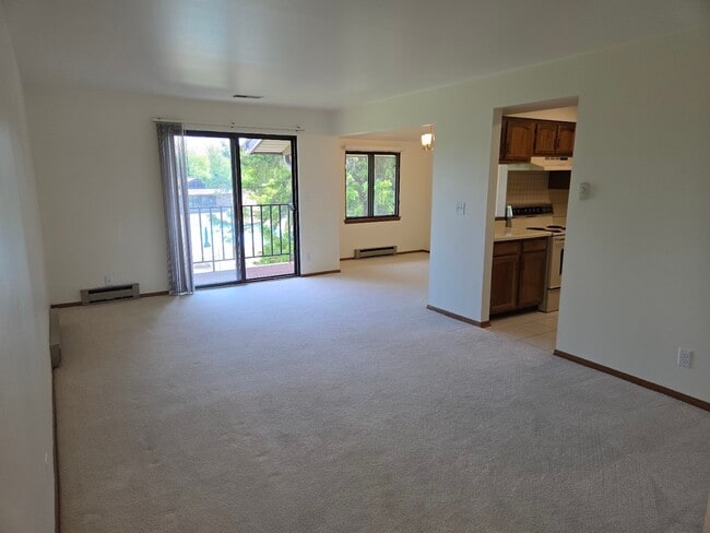 Living, Dining & Kitchen area - W177N9731 Riversbend Cir E Condo Unit Riversbend Germantown
