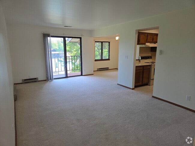 Building Photo - W177N9731 Riversbend Cir E Unit Riversbend Germantown Rental