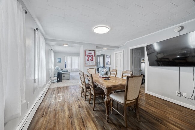 Photo - 429 Cartier St