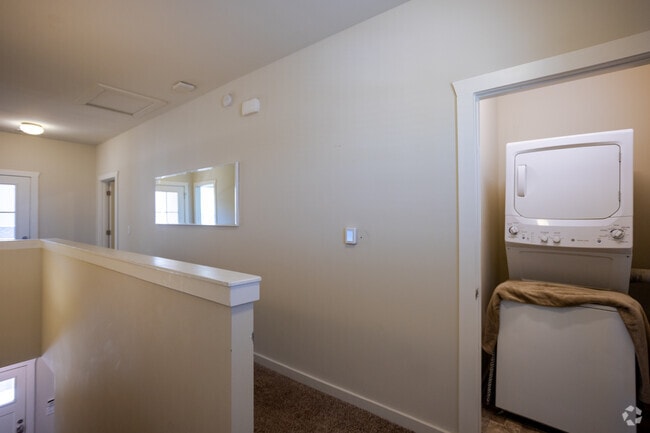 5BD, 5BA - 1.842SF - Lavandería - Sunport Luxury Townhomes