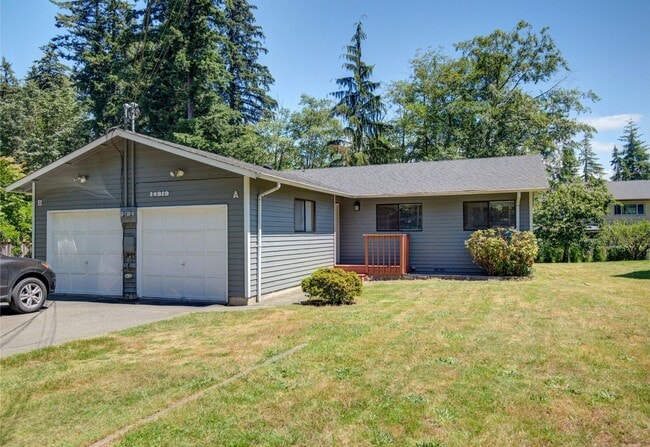 Building Photo - For Lease Edmonds - 900 Sq. Ft Two bed-One/Bath Duplex