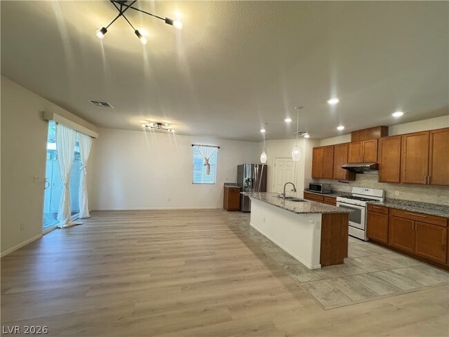 Photo - 5573 Anshan St