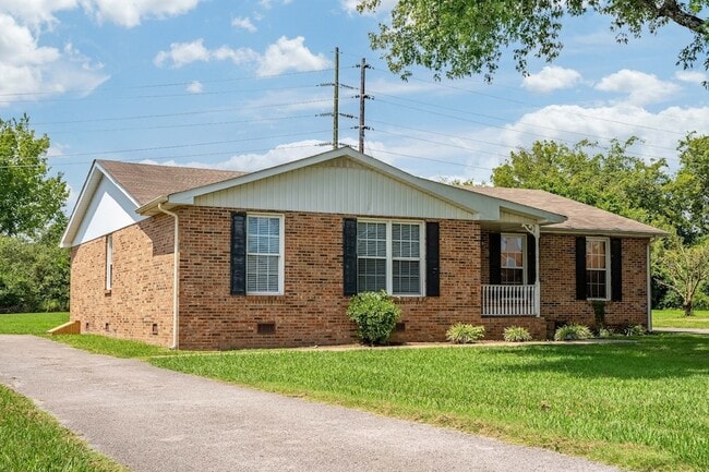 Photo - 1190 Meadowview Dr