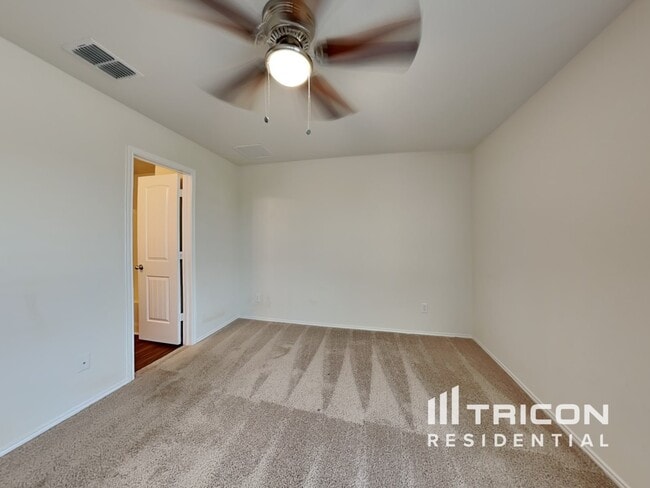 Photo - 5632 McClelland St