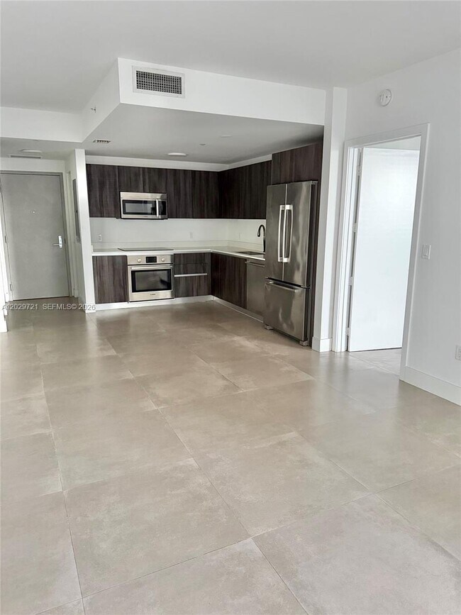 Photo - 488 NE 18th St Unidad 705