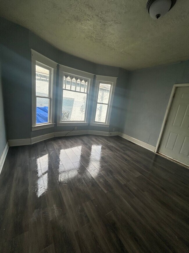 Photo - 604 W Marion St Unit 604 West Marion Street- 1