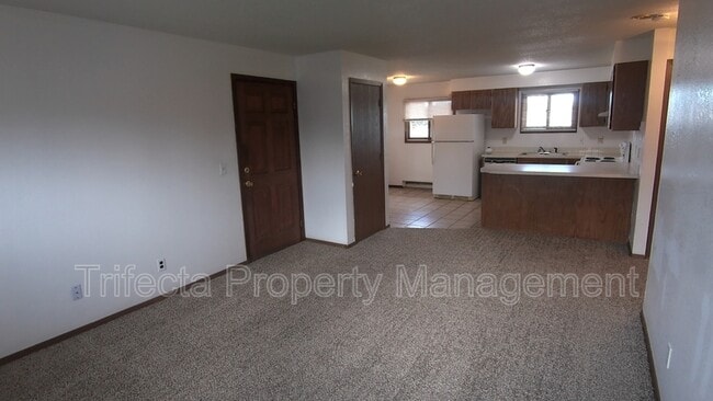 Photo - 4953 Basswood Dr