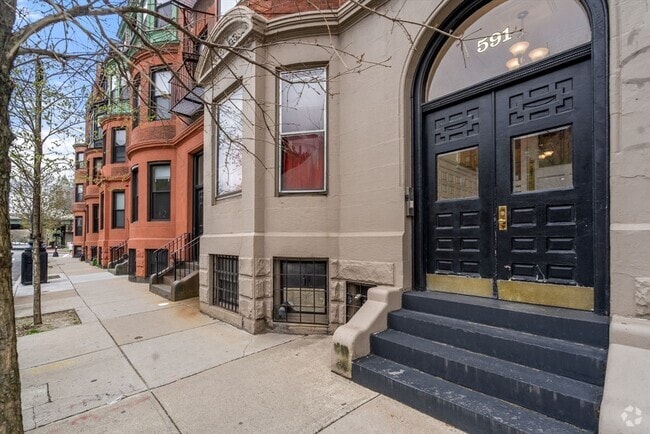 Building Photo - 591 Beacon St Unit 3 Rental